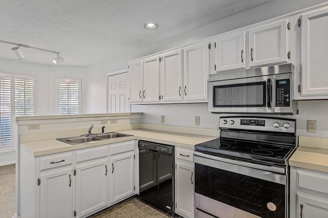 6015 Bradford Hills Dr, Nashville, TN 37211