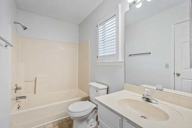 6015 Bradford Hills Dr, Nashville, TN 37211