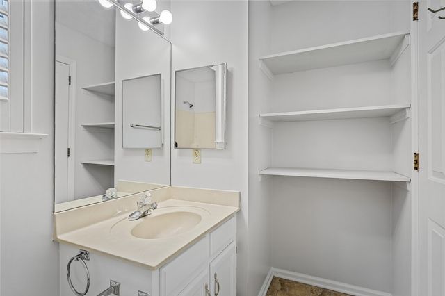 6015 Bradford Hills Dr, Nashville, TN 37211