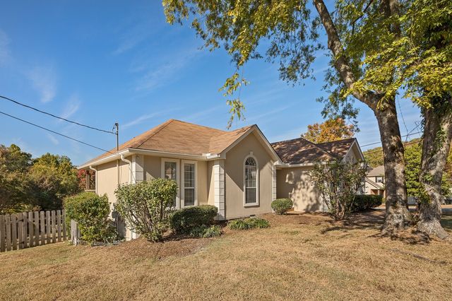 6015 Bradford Hills Dr, Nashville, TN 37211