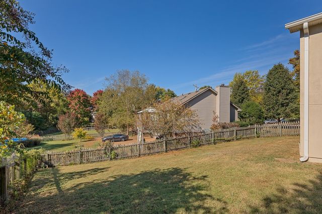 6015 Bradford Hills Dr, Nashville, TN 37211