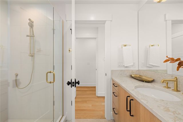 270 Fulton Street, Seattle, WA 98109