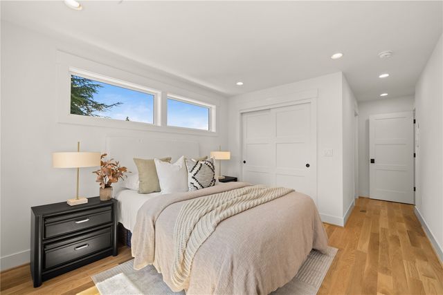 270 Fulton Street, Seattle, WA 98109