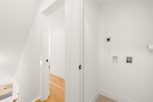 270 Fulton Street, Seattle, WA 98109