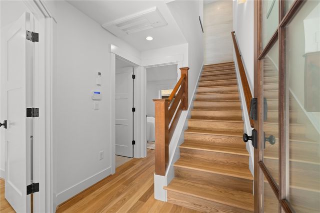 270 Fulton Street, Seattle, WA 98109