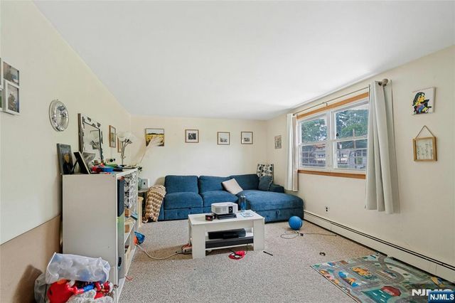 4 Royal Avenue, Hawthorne, NJ 07506