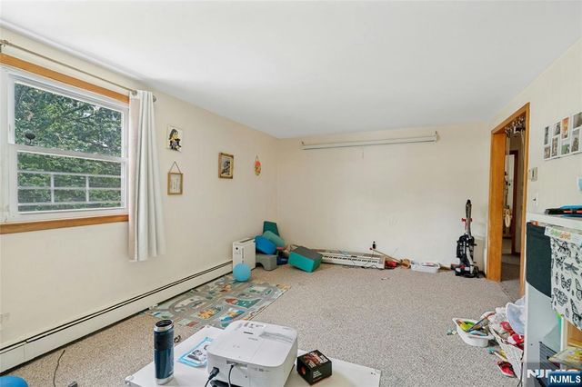 4 Royal Avenue, Hawthorne, NJ 07506