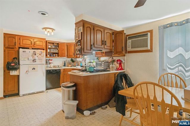 4 Royal Avenue, Hawthorne, NJ 07506
