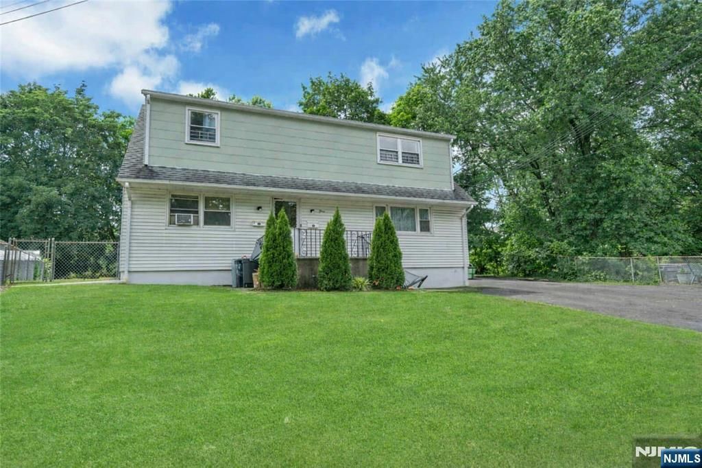 4 Royal Avenue, Hawthorne, NJ 07506