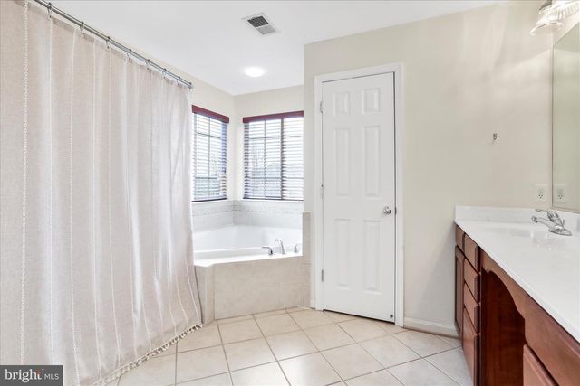 3831 ROLLING HILLS DRIVE, Greencastle, PA 17225