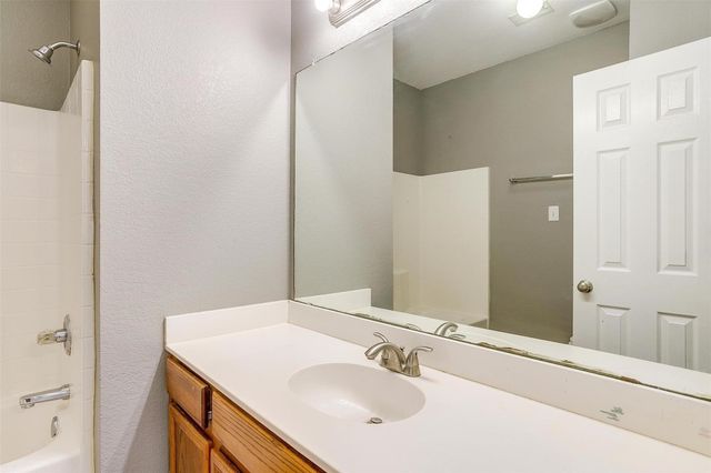 812 Walnut Street, Burleson, TX 76028