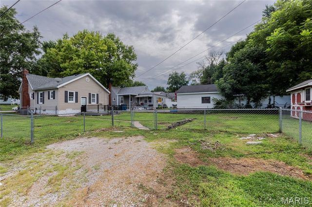 3660 Western Avenue, Alton, IL 62002