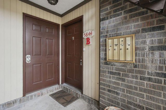 5844 Hallridge Circle, B, Columbus, OH 43232