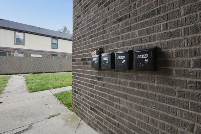 5844 Hallridge Circle, B, Columbus, OH 43232