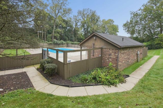 5844 Hallridge Circle, B, Columbus, OH 43232