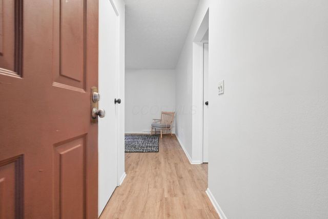 5844 Hallridge Circle, B, Columbus, OH 43232
