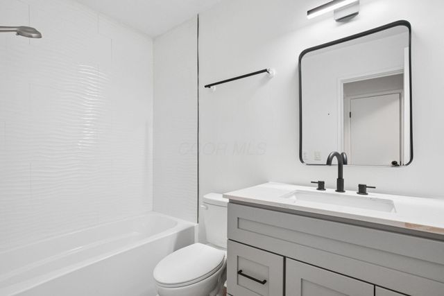 5844 Hallridge Circle, B, Columbus, OH 43232