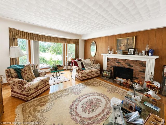 53238 Saturn Drive, Utica, MI 48316