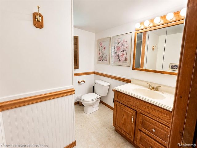 53238 Saturn Drive, Utica, MI 48316