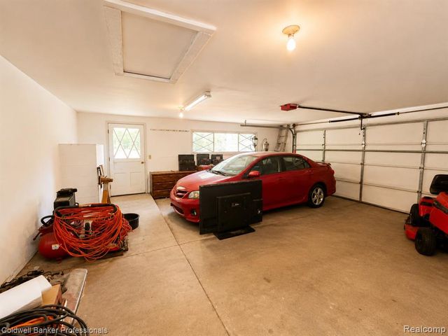 53238 Saturn Drive, Utica, MI 48316