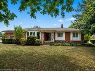 53238 Saturn Drive, Utica, MI 48316