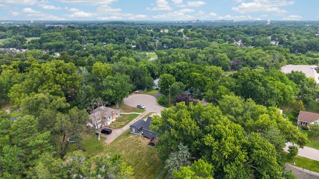 2516 Westview Terrace, Minnetonka, MN 55305