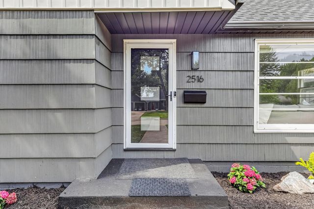 2516 Westview Terrace, Minnetonka, MN 55305