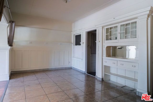 2216 W Jefferson Boulevard, Los Angeles, CA 90018