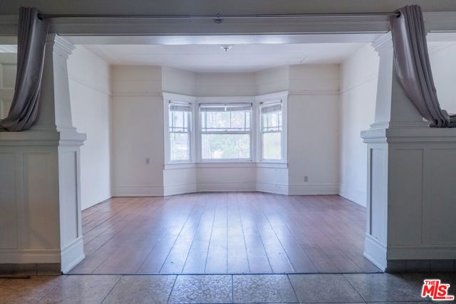 2216 W Jefferson Boulevard, Los Angeles, CA 90018