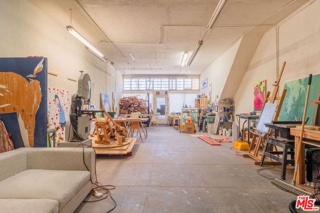 2216 W Jefferson Boulevard, Los Angeles, CA 90018