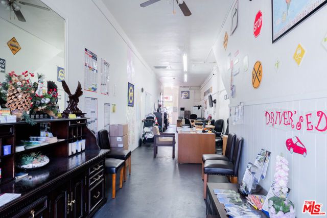 2216 W Jefferson Boulevard, Los Angeles, CA 90018