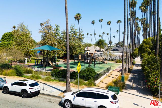 2216 W Jefferson Boulevard, Los Angeles, CA 90018