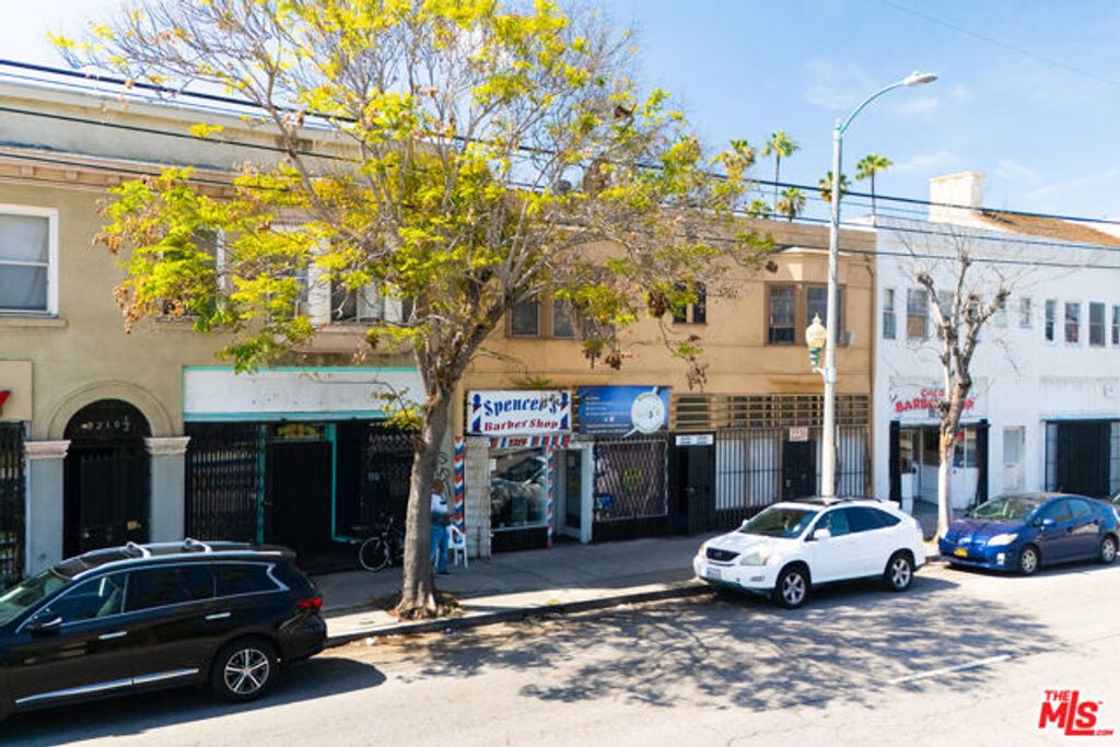 2216 W Jefferson Boulevard, Los Angeles, CA 90018
