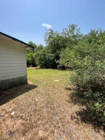 907 W Main St, Ladonia, TX 75449