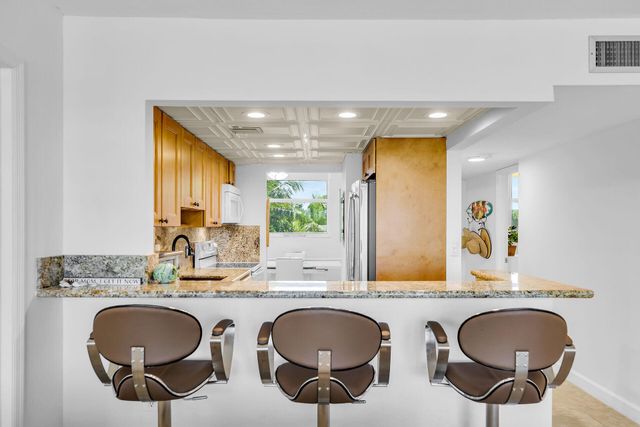 88540 Overseas Hwy Apt 101, Plantation Key, FL 33070