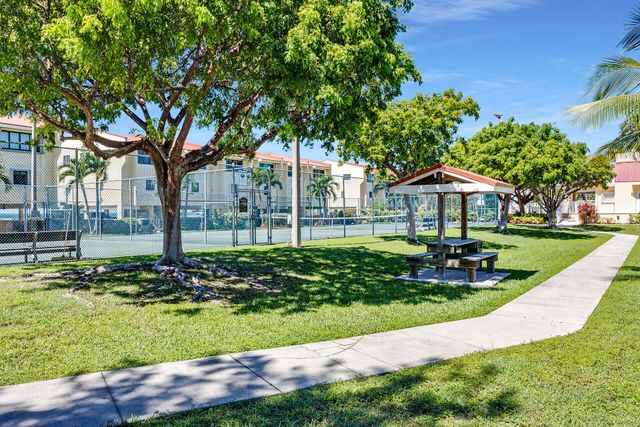 88540 Overseas Hwy Apt 101, Plantation Key, FL 33070