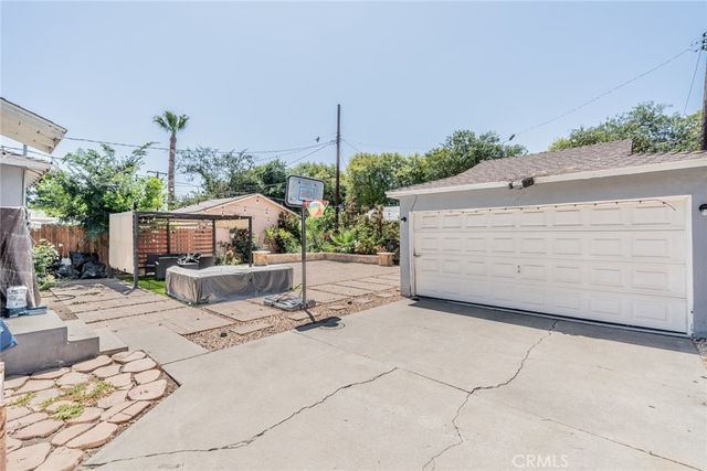 857 W 25th Street, San Bernardino, CA 92405