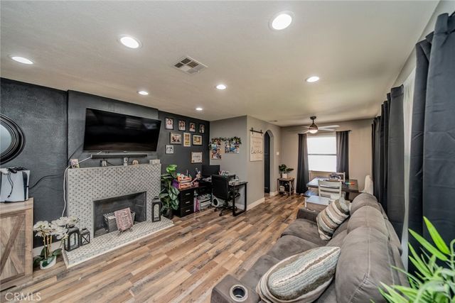 857 W 25th Street, San Bernardino, CA 92405