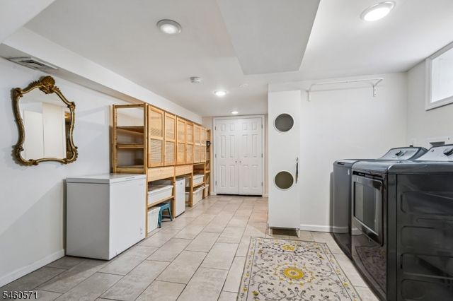 34 Ohio St, Maplewood Twp., NJ 07040