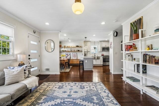 34 Ohio St, Maplewood Twp., NJ 07040