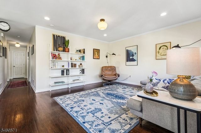 34 Ohio St, Maplewood Twp., NJ 07040