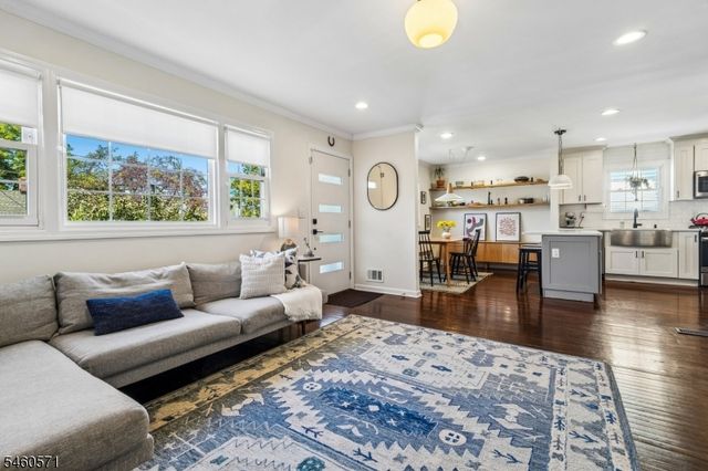 34 Ohio St, Maplewood Twp., NJ 07040