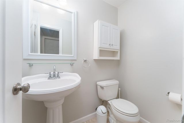 423 Sunset, White Lake Charter Township, MI 48383