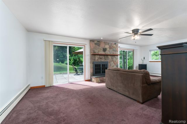 423 Sunset, White Lake Charter Township, MI 48383