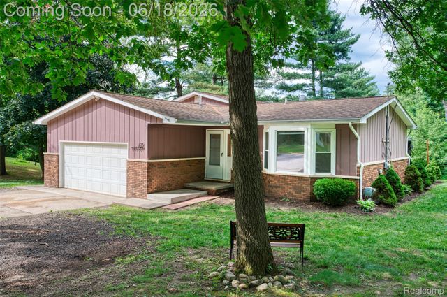 423 Sunset, White Lake Charter Township, MI 48383