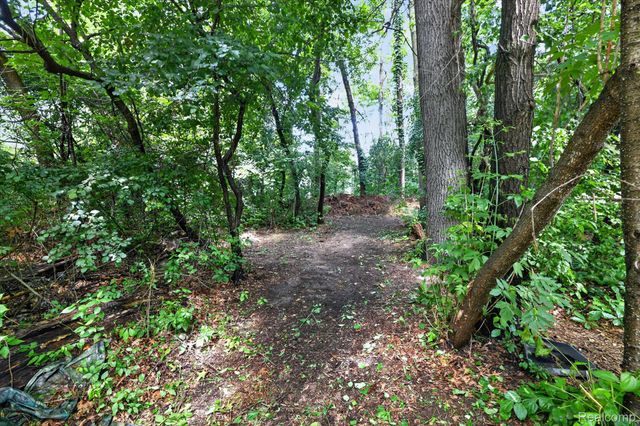 423 Sunset, White Lake Charter Township, MI 48383