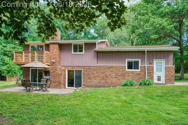 423 Sunset, White Lake Charter Township, MI 48383
