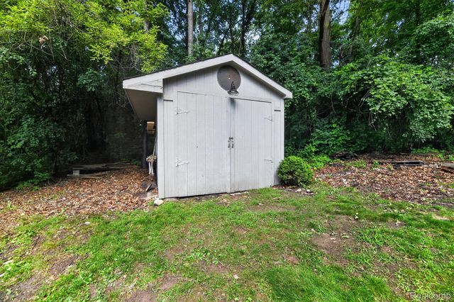 423 Sunset, White Lake Charter Township, MI 48383