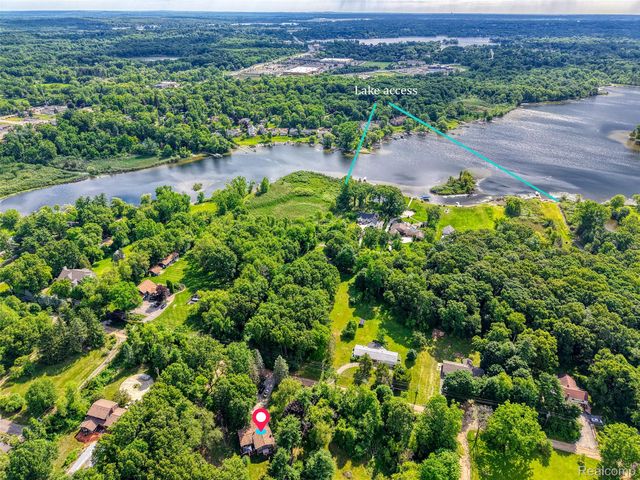 423 Sunset, White Lake Charter Township, MI 48383