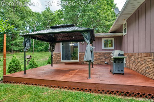 423 Sunset, White Lake Charter Township, MI 48383